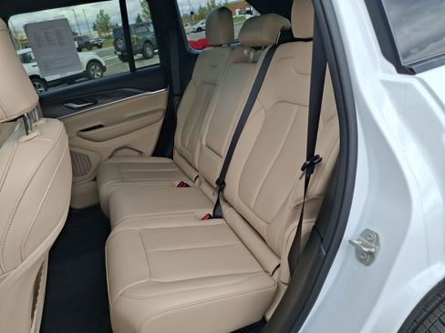 Certified 2024 Jeep Grand Cherokee Limited image 22