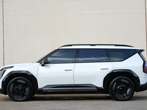 Used 2025 Kia EV9 GT-Line AWD/4WD image 9