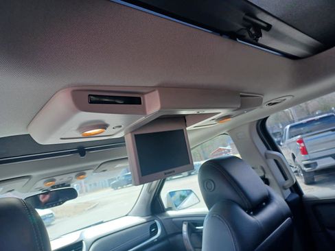 Used 2017 Chevrolet Traverse Premier w/ LPO, 'HIT The Road' Package image 20