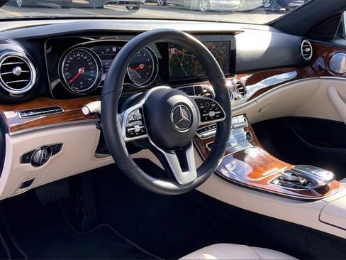 Used 2019 Mercedes-Benz E 300 4MATIC image 13
