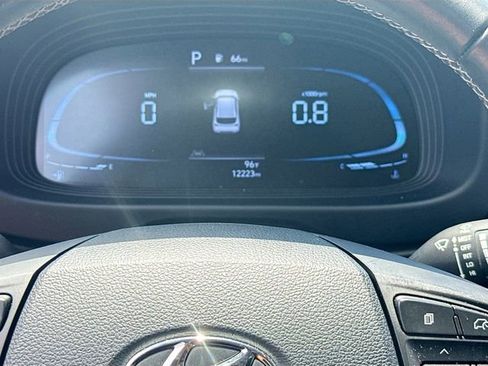 Certified 2023 Hyundai Venue SEL w/ Cargo Package FWD image 12