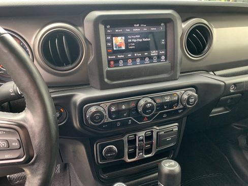 Used 2021 Jeep Wrangler Unlimited Sport AWD/4WD image 27