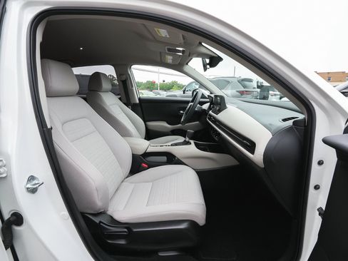 Used 2023 Honda HR-V LX image 41