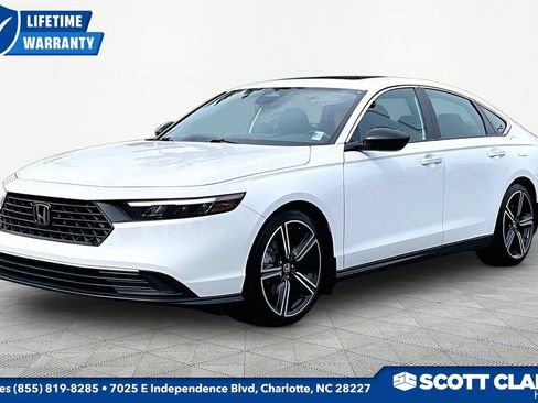 Used 2025 Honda Accord Sport image 3