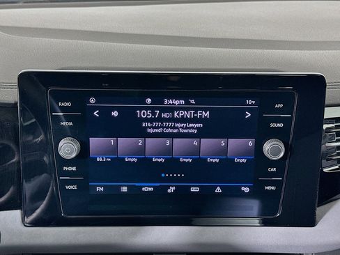 Used 2025 Volkswagen Jetta SE image 21