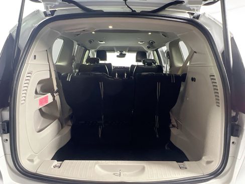 Used 2022 Chrysler Pacifica Touring-L FWD image 32