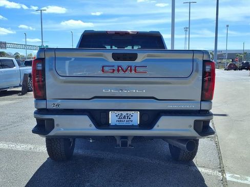 New 2026 GMC Sierra 2500 Denali w/ Denali Reserve Package image 6