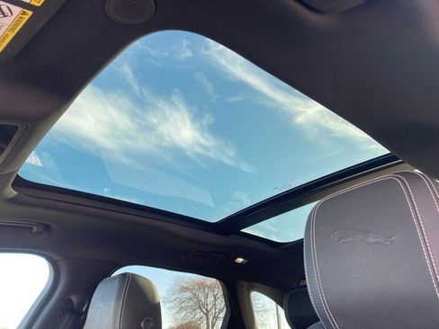 Used 2024 Jaguar F-PACE R-Dynamic S image 12