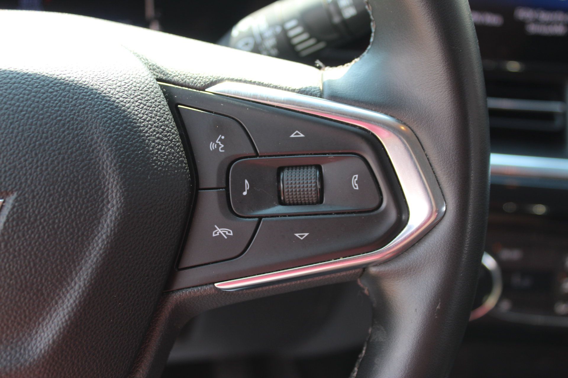 Used 2025 Chevrolet Trax ACTIV w/ Driver Confidence Package FWD image 19