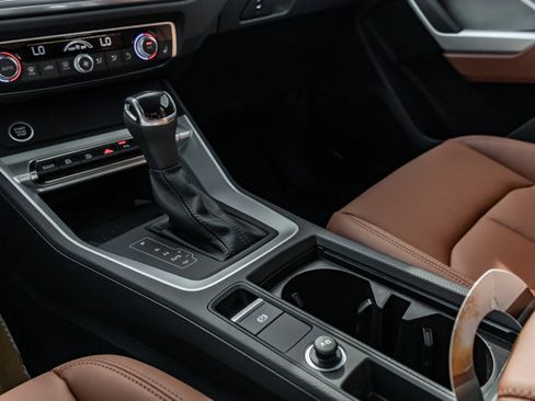 Certified 2025 Audi Q3 2.0T Premium image 14