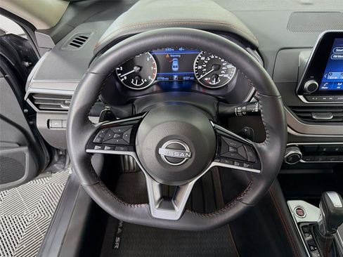 Used 2024 Nissan Altima 2.5 SR image 12