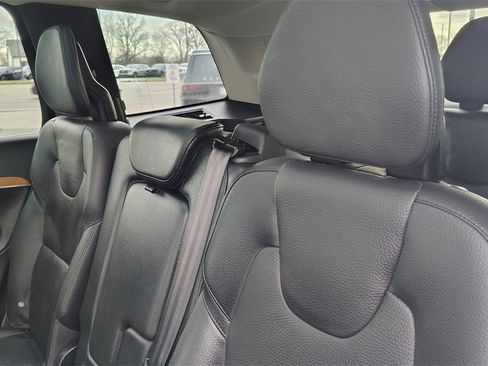 Certified 2024 Volvo XC90 T8 Plus w/ Protection Package Premier image 28