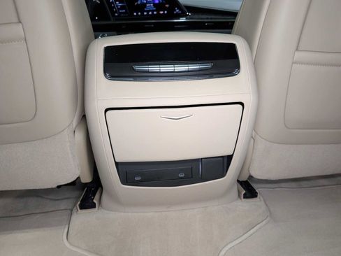 Certified 2021 Cadillac Escalade Premium Luxury image 25