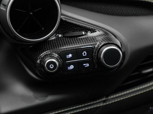 Used 2022 Ferrari F8 Tributo image 93