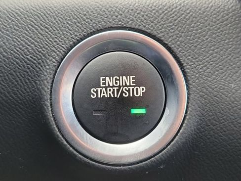 Used 2024 GMC Terrain SLE FWD image 30
