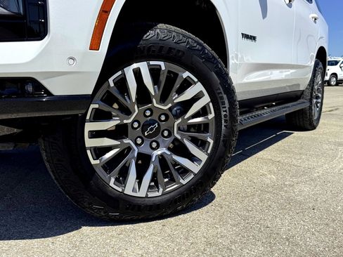 Used 2025 Chevrolet Tahoe Z71 w/ Z71 Off-Road Package image 2