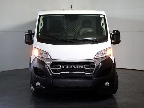 Used 2025 RAM ProMaster 2500 w/ U-Haul Equipment Group FWD image 9
