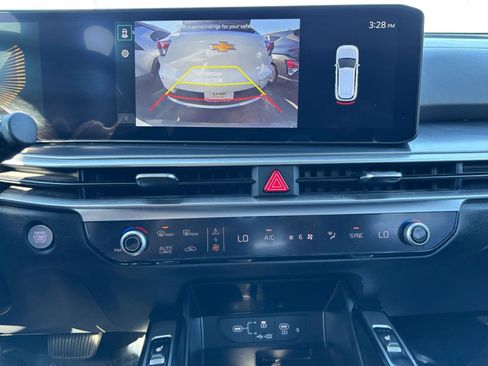 Used 2024 Kia Sorento S image 17