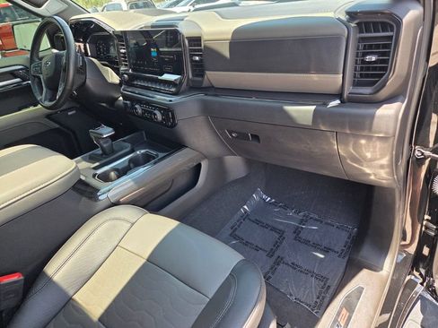 Used 2023 Chevrolet Silverado 1500 ZR2 w/ Technology Package AWD/4WD image 18