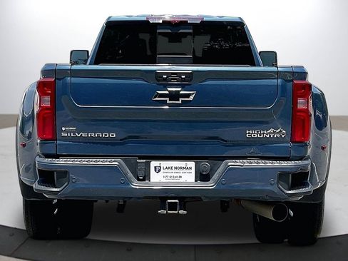 Used 2024 Chevrolet Silverado 3500 High Country w/ High Country Premium Package AWD/4WD image 8
