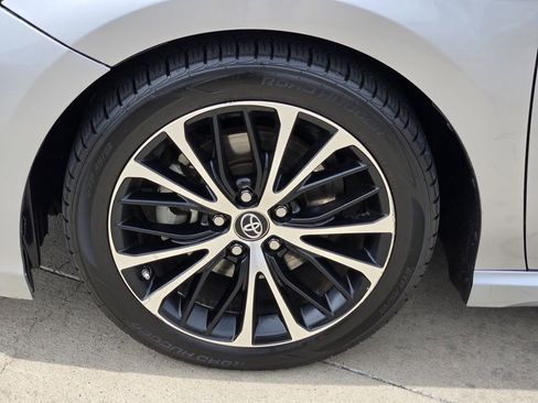 Used 2018 Toyota Camry SE image 7