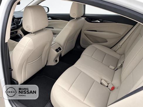 Used 2018 Buick Regal Essence w/ Driver Confidence Package #1 FWD image 14