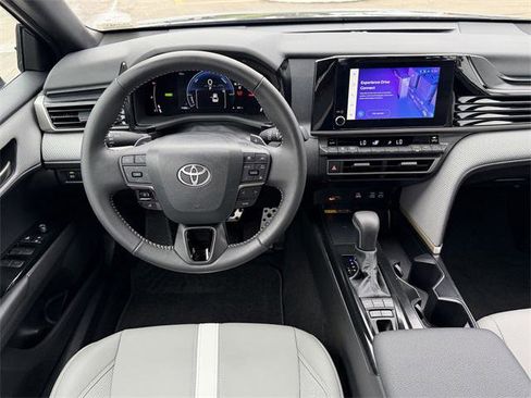 Certified 2025 Toyota Camry SE image 10