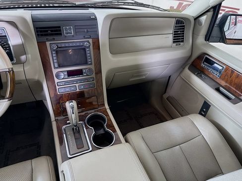 Used 2013 Lincoln Navigator 2WD w/ HD Trailer Tow Pkg image 28