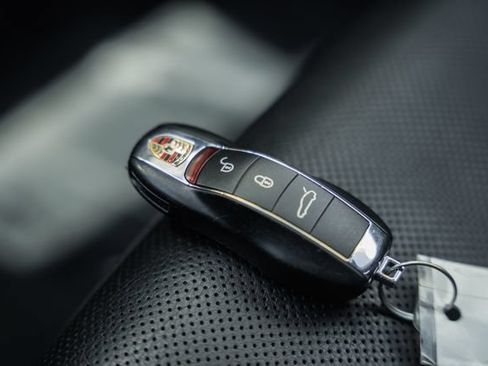 Used 2016 Porsche Panamera S RWD image 42