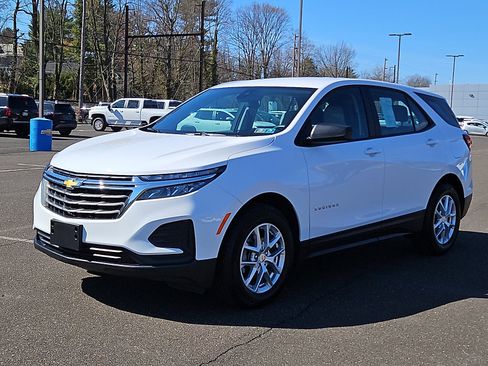 Used 2024 Chevrolet Equinox LS image 3