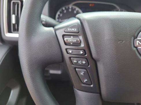 Certified 2025 Nissan Frontier SV image 23