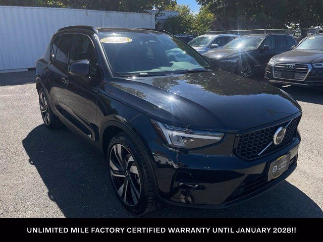 Certified 2023 Volvo XC40 B5 Plus w/ Driver Assist Package AWD/4WD image 1