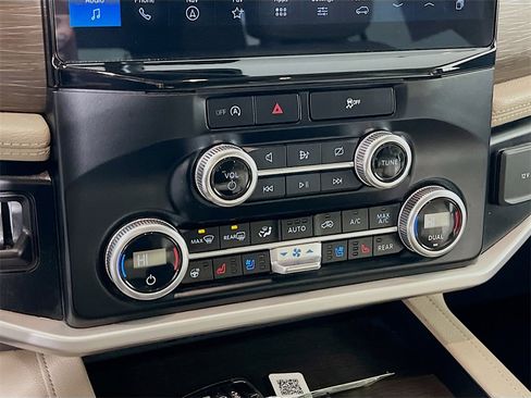 Used 2024 Ford Expedition Max Limited image 15