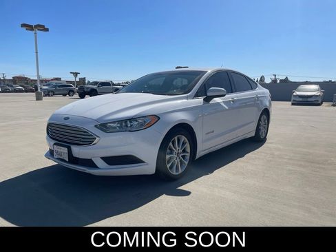 Used 2017 Ford Fusion SE FWD image 5