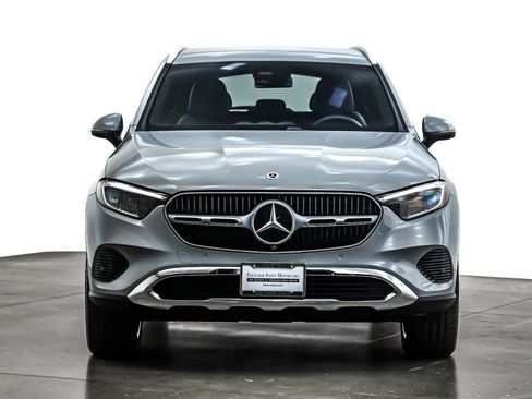 Used 2025 Mercedes-Benz GLC 300 image 3