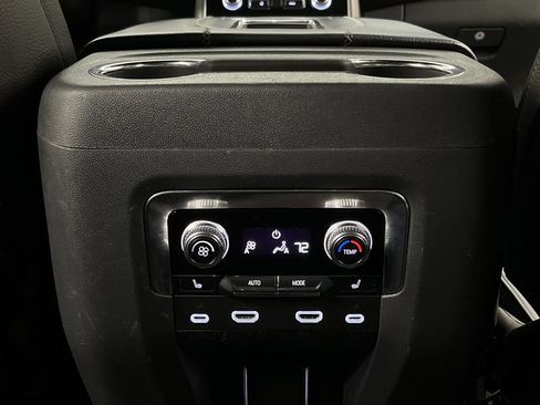 Used 2023 GMC Yukon XL Denali image 36