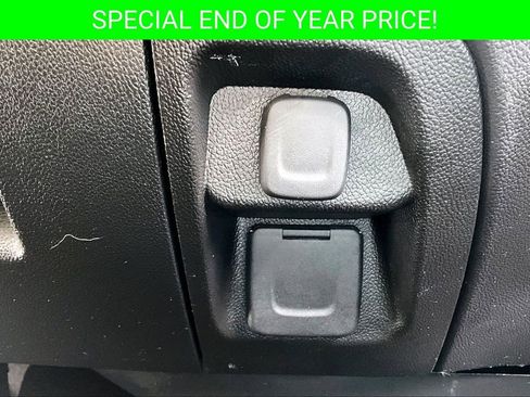 Used 2018 Chevrolet Silverado 1500 LT w/ LT Convenience Package image 16