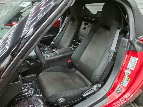 Used 2016 MAZDA MX-5 Miata Club RWD image 15