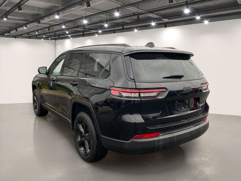 Used 2023 Jeep Grand Cherokee L Laredo AWD/4WD image 5