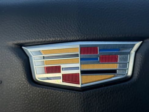 Used 2024 Cadillac XT6 Premium Luxury w/ Technology Package FWD image 5