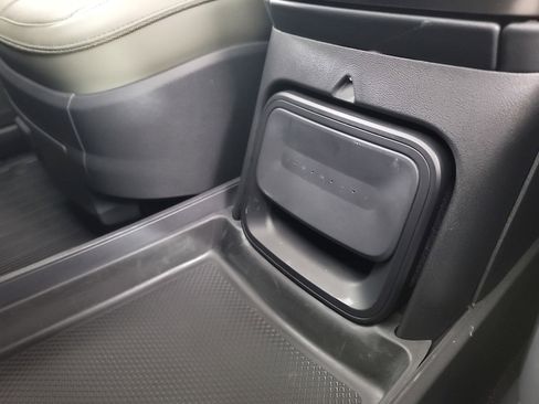 Used 2024 Rivian R1S Adventure image 33