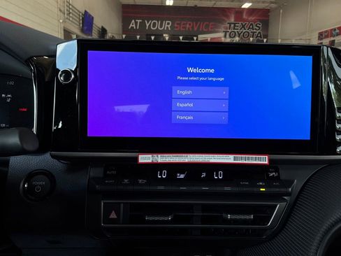 New 2026 Toyota Camry Hybrid FWD image 24