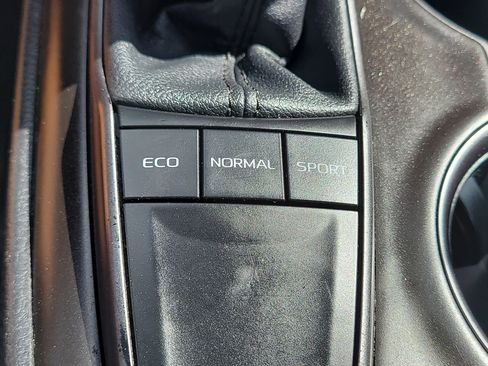 Used 2024 Toyota Camry SE image 26