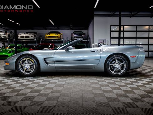 Used 2004 Chevrolet Corvette Convertible w/ Preferred Equipment Group RWD image 14