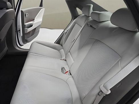 New 2025 Hyundai Ioniq 6 SEL image 15