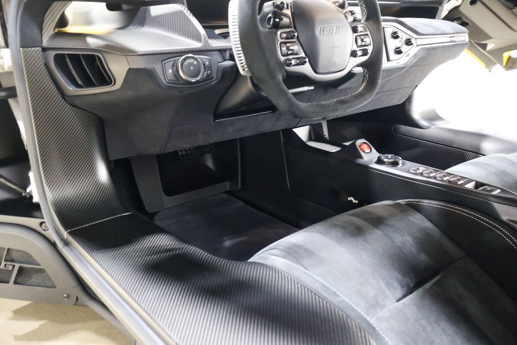 Used 2020 Ford GT Carbon Series RWD image 49