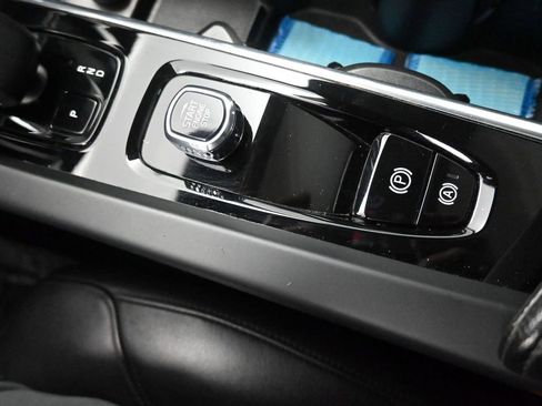 Used 2024 Volvo S60 B5 Core image 31