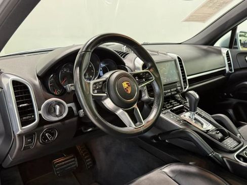 Used 2017 Porsche Cayenne Platinum Edition AWD/4WD image 13