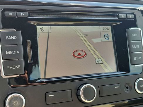 Used 2013 Volkswagen Beetle 2.5 image 28