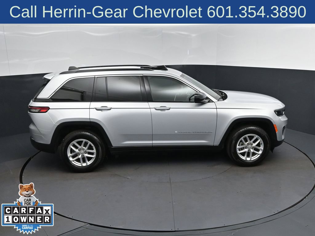 Used 2025 Jeep Grand Cherokee Laredo X w/ Luxury Tech Group I RWD image 35